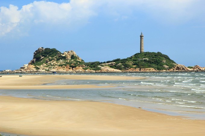 Khach quoc te hao hung goi banh chung, trai nghiem khong gian Tet Viet hinh anh 1