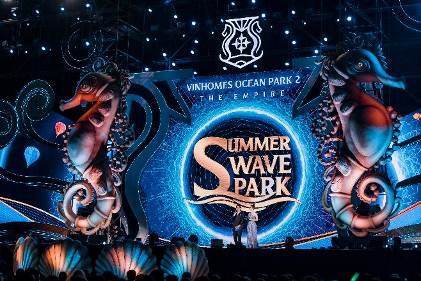 A picture containing background pattern    Description automatically generated