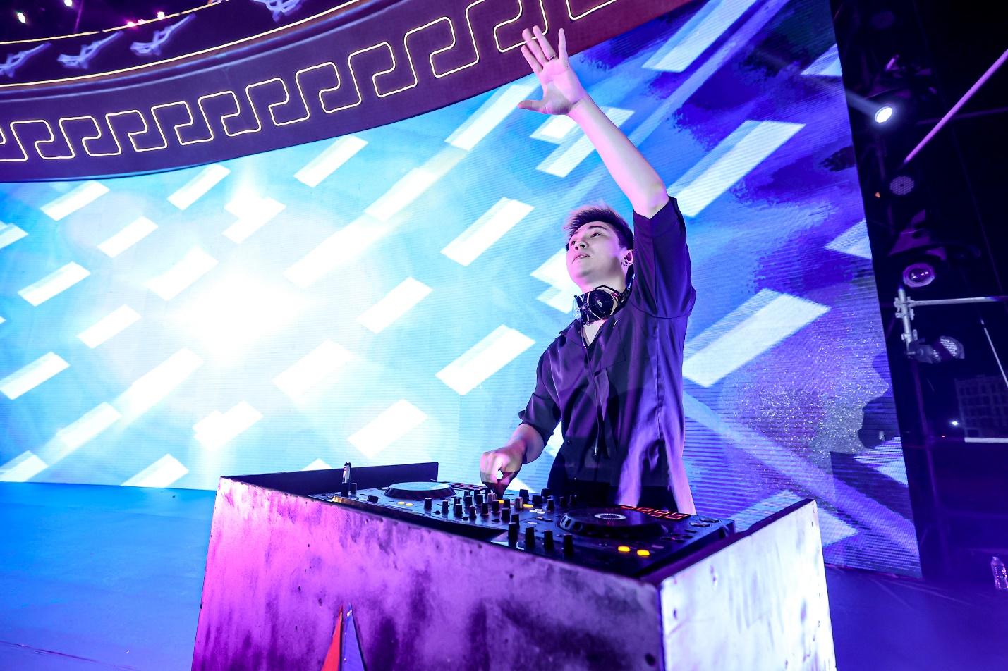 C:\Users\hangntt09\Desktop\Ảnh TCBC Đại hội âm nhạc Take me to the Sun\Lễ hội EDM quốc tế cũng dự kiến sẽ diễn ra trong tháng 8 tới tại Công viên Châu Á - Asia Park (3).jpg