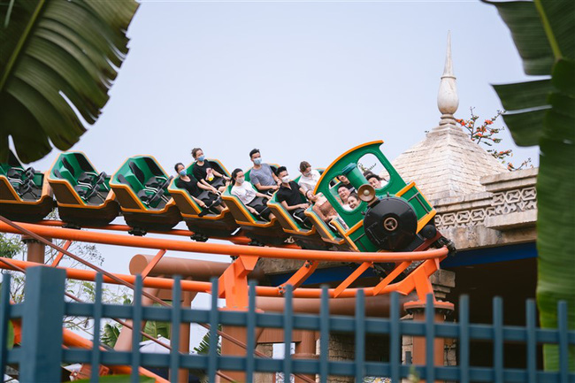 Sun World Halong Complex tung combo dịp 30/4: chơi 3 công viên chỉ với 600.000 đồng - Ảnh 1.