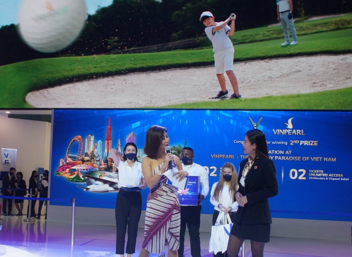 VinFast 'chở' hồn Việt sang Mỹ, gây ấn tượng với hàng nghìn khách tham quan - 6