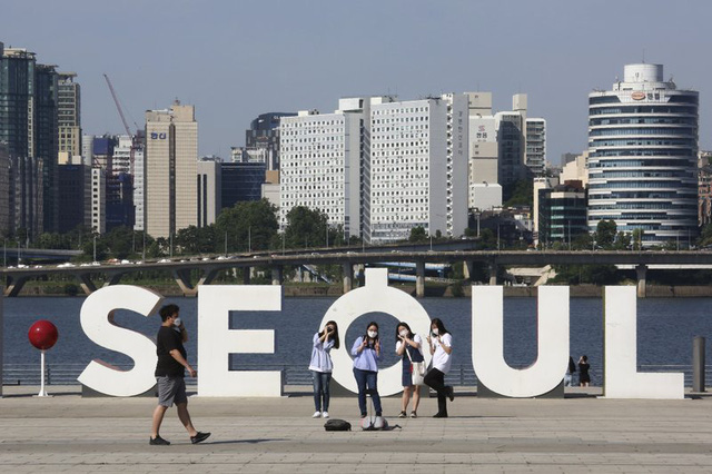 Tổng số người nhiễm COVID-19 trên toàn cầu vượt 29 triệu ca - Ảnh 2.