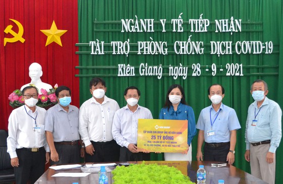 Sun Group trao tặng gói hỗ trợ đợt 3 trị giá 25 tỷ đồng, tiếp sức Kiên Giang chống dịch, đón khách tới Phú Quốc ảnh 1