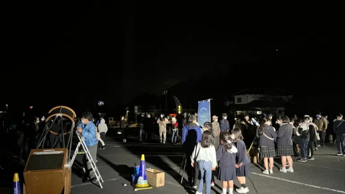 Du khách tham gia một sự kiện thiên văn học ở Bisei hồi tháng 11/2021. (Ảnh: Thành phố Ibara)