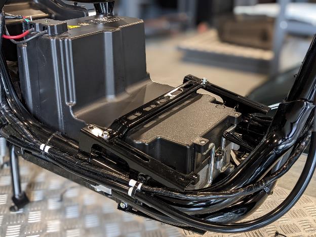 Description: \\10.111.50.70\Files\BanTT\BTT\1. Chung\II. Thu muc cong viec ca nhan\32. HONG HANH\1. Campaign\Vinfast\21. Mổ xẻ linh kiện Klara S\Bài bóc vỏ Klara S-20220628T053642Z-001\Bài bóc vỏ Klara S\Ảnh 8 - Công nghệ pin LFP.jpg