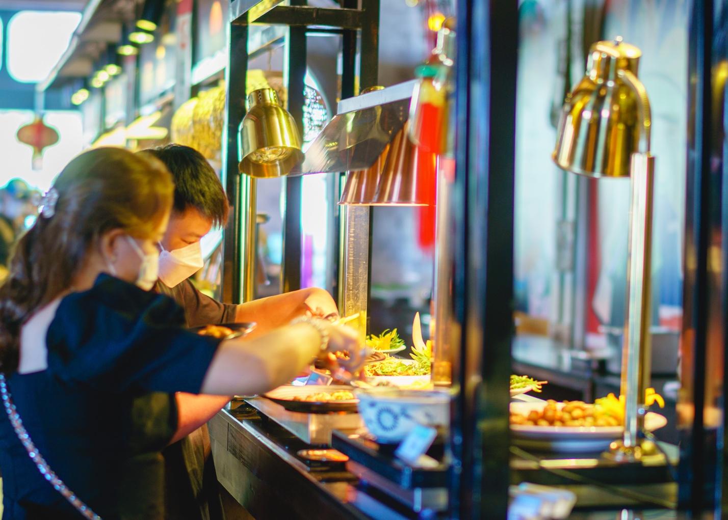 Hàng trăm ngàn lượt khách “xông đất” Núi Bà Tây Ninh đầu năm mới - Ảnh 8.