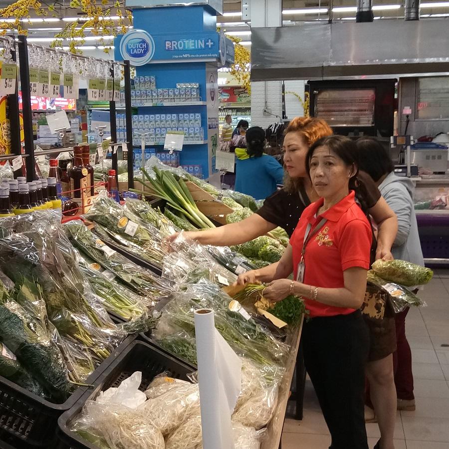 mung 4 tet ky hoi: cho truyen thong hut khach, sieu thi lac dac hinh anh 9