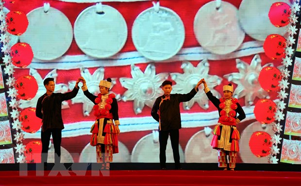 Net doc dao trong trang phuc cua nguoi Dao Do o Tuyen Quang hinh anh 2